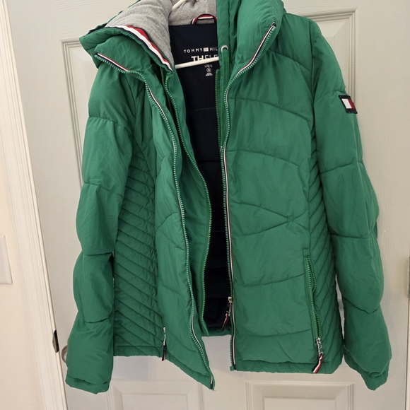 Tommy Hilfiger Women's Green Puffer Jacket - Picture 2 of 16